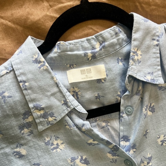 Uniqlo linen Floral Sleeveless Button-Up Blouse - Picture 4 of 10